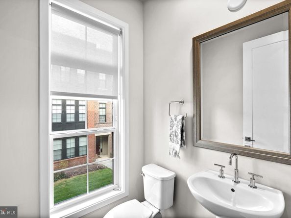 7509 Sawyer Farm Way 2002, Mclean VA 22102