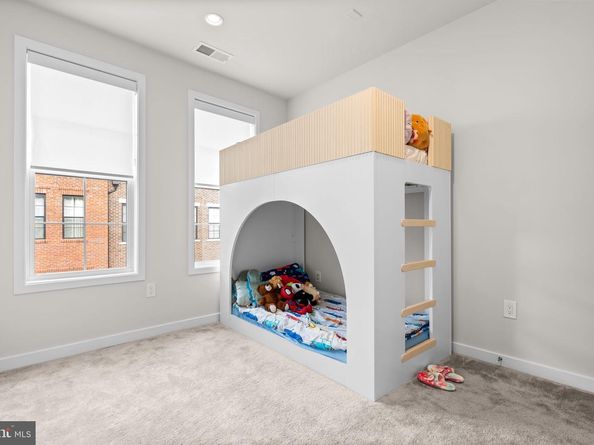 7509 Sawyer Farm Way 2002, Mclean VA 22102