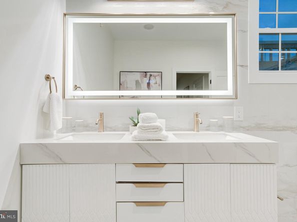 2619 E Huntingdon Street, Philadelphia PA 19125