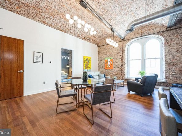 105 S 12TH Street 402, Philadelphia PA 19107