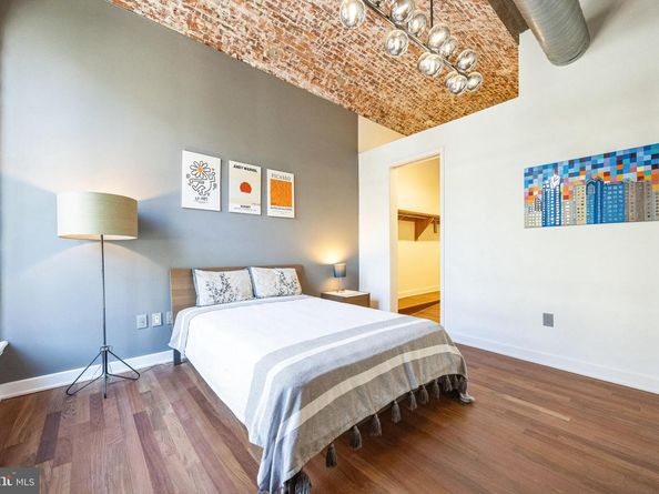 105 S 12TH Street 402, Philadelphia PA 19107