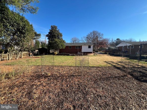 401 Moorefield Road SW, Vienna VA 22180