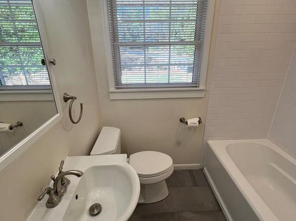 401 Moorefield Road SW, Vienna VA 22180