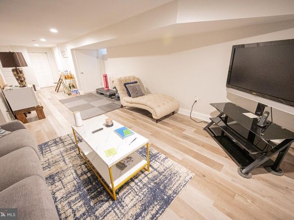 6113 Ross Street, Philadelphia PA 19144