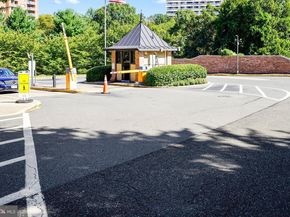 307 Yoakum Parkway 609, Alexandria VA 22304