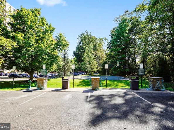 307 Yoakum Parkway 609, Alexandria VA 22304