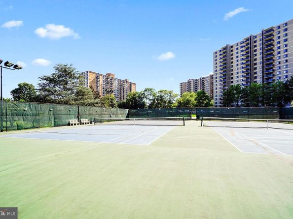 307 Yoakum Parkway 609, Alexandria VA 22304