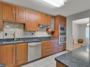 307 Yoakum Parkway 609, Alexandria VA 22304