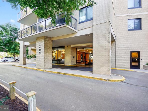 307 Yoakum Parkway 609, Alexandria VA 22304