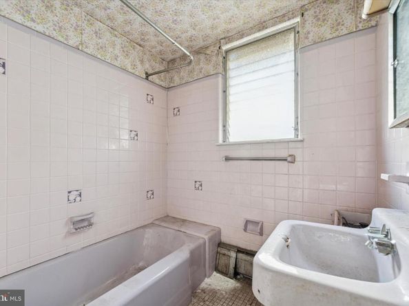 1810 S Sartain Street, Philadelphia PA 19148