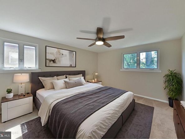 2742 Welsh Road, Philadelphia PA 19152
