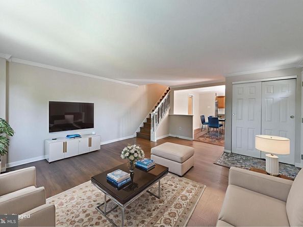 2742 Welsh Road, Philadelphia PA 19152