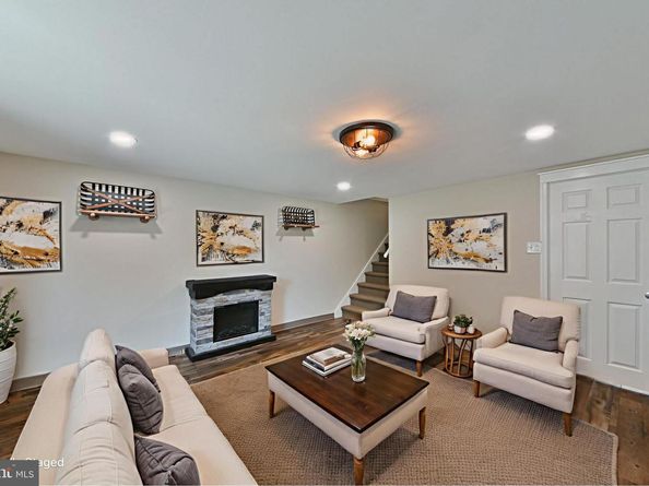 2742 Welsh Road, Philadelphia PA 19152