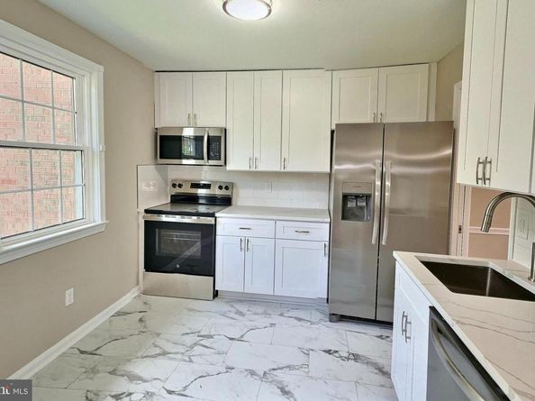 11 S Abingdon Street, Arlington VA 22204