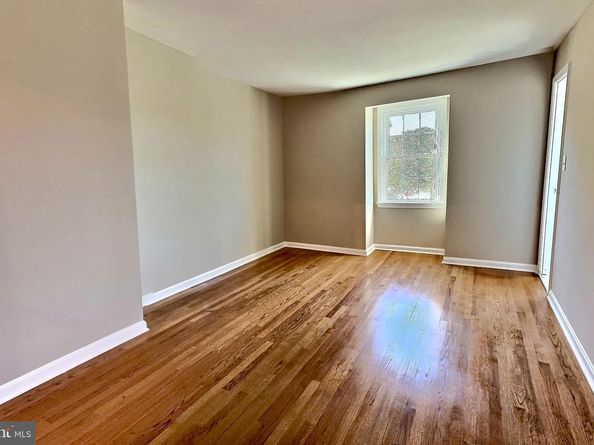 11 S Abingdon Street, Arlington VA 22204