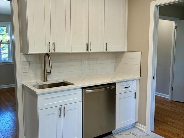11 S Abingdon Street, Arlington VA 22204