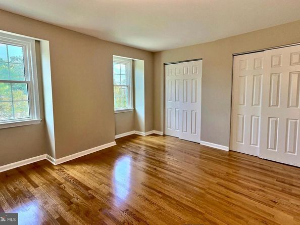 11 S Abingdon Street, Arlington VA 22204