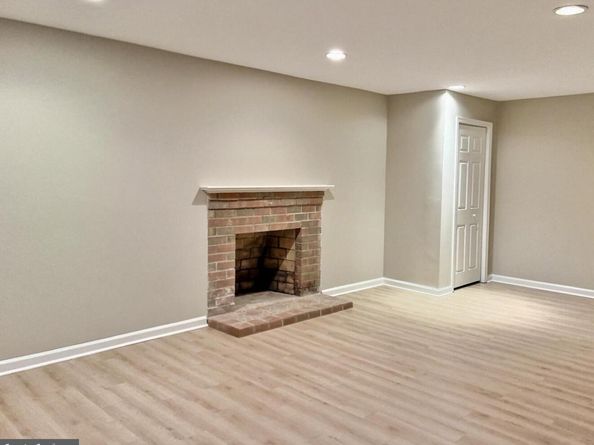 11 S Abingdon Street, Arlington VA 22204