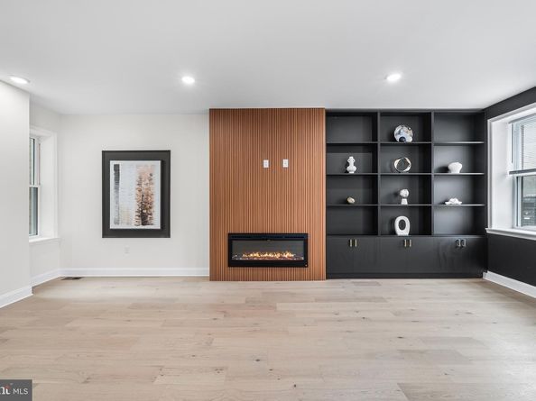 719 S 19TH St, Philadelphia PA 19146