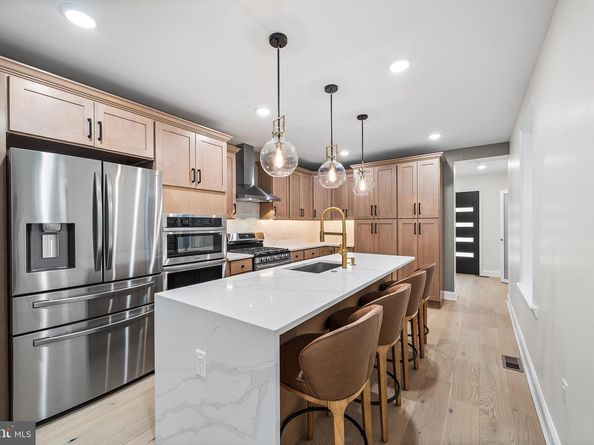 719 S 19TH St, Philadelphia PA 19146