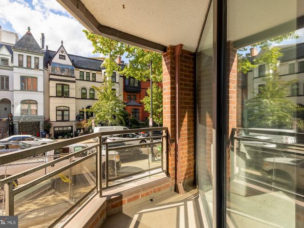 1099 22nd Street NW 206, Washington DC 20037