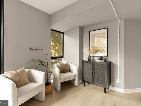 1099 22nd Street NW 206, Washington DC 20037