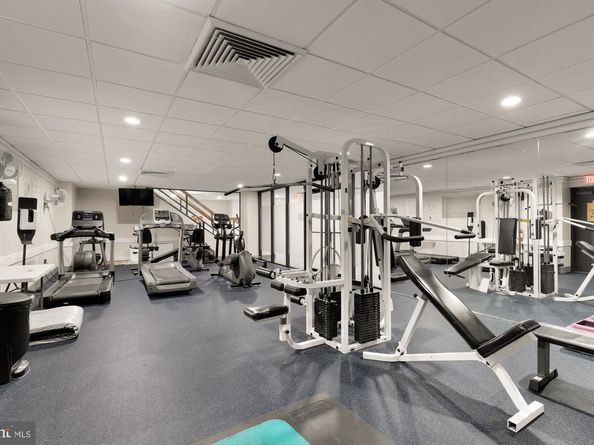 1099 22nd Street NW 206, Washington DC 20037