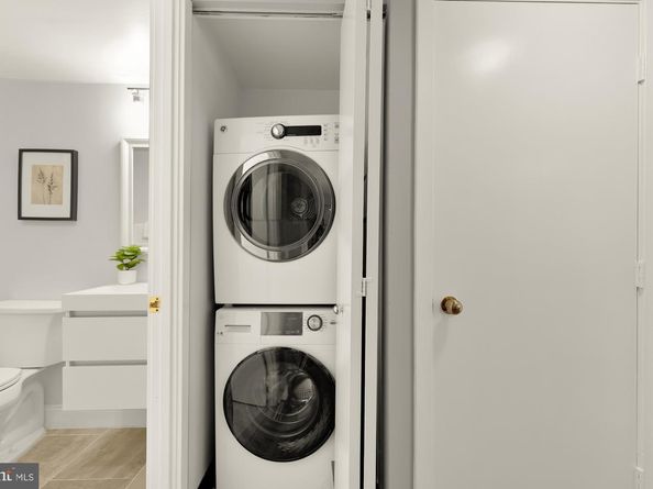 1099 22nd Street NW 206, Washington DC 20037