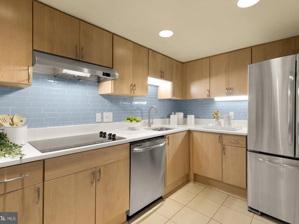 1099 22nd Street NW 206, Washington DC 20037