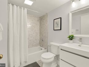 1099 22nd Street NW 206, Washington DC 20037