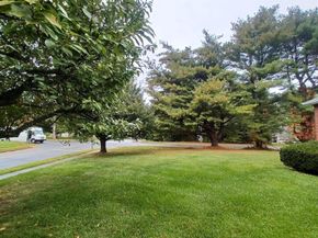 451 Twin Streams Drive, Warminster PA 18974