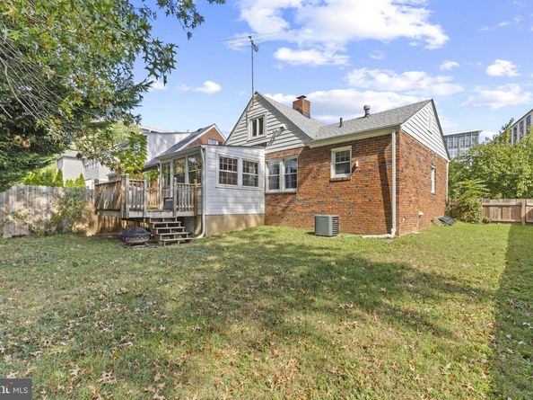 862 N Abingdon Street, Arlington VA 22203