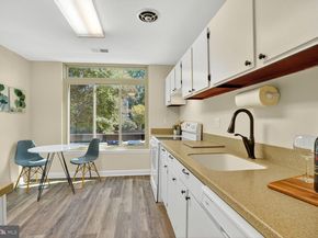 1729 S Hayes Street 2, Arlington VA 22202