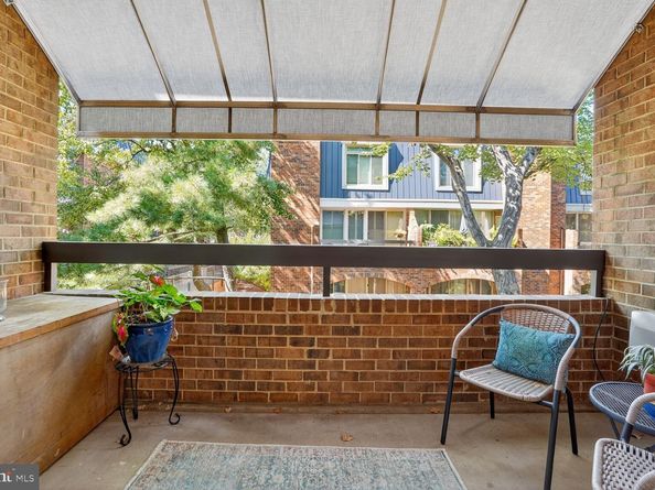 1729 S Hayes Street 2, Arlington VA 22202
