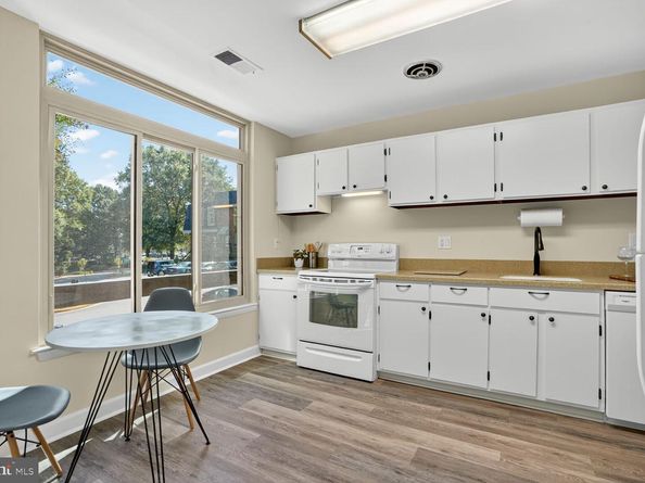 1729 S Hayes Street 2, Arlington VA 22202