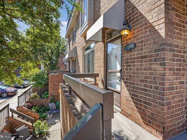 1729 S Hayes Street 2, Arlington VA 22202