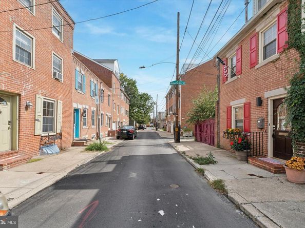 229 Manton Street, Philadelphia PA 19147
