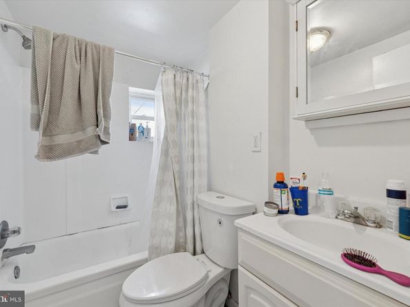 229 Manton Street, Philadelphia PA 19147