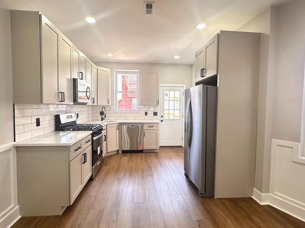 5841 Cedarhurst Street, Philadelphia PA 19143