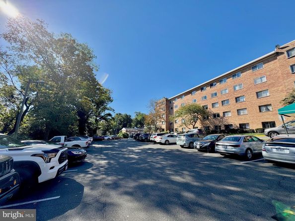 750 S Dickerson Street 213, Arlington VA 22204