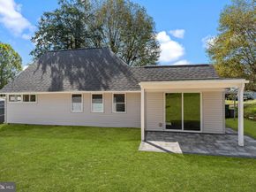 28 Rainbow Lane, Levittown PA 19055