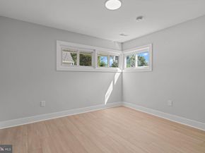 28 Rainbow Lane, Levittown PA 19055