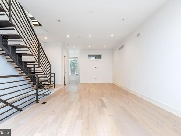 2058 E Susquehanna Avenue, Philadelphia PA 19125