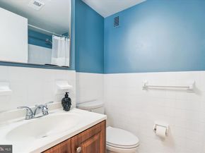 5340 Holmes Run Parkway 1119, Alexandria VA 22304