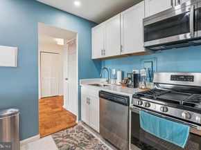 5340 Holmes Run Parkway 1119, Alexandria VA 22304