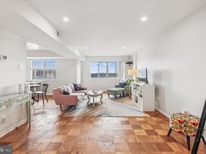 5340 Holmes Run Parkway 1119, Alexandria VA 22304