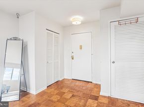 5340 Holmes Run Parkway 1119, Alexandria VA 22304