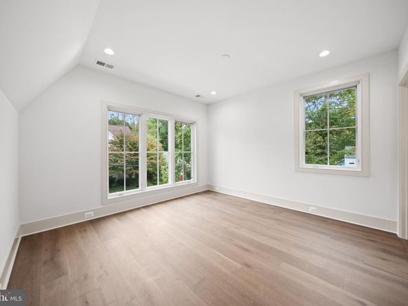 2133 N Oakland Street, Arlington VA 22207