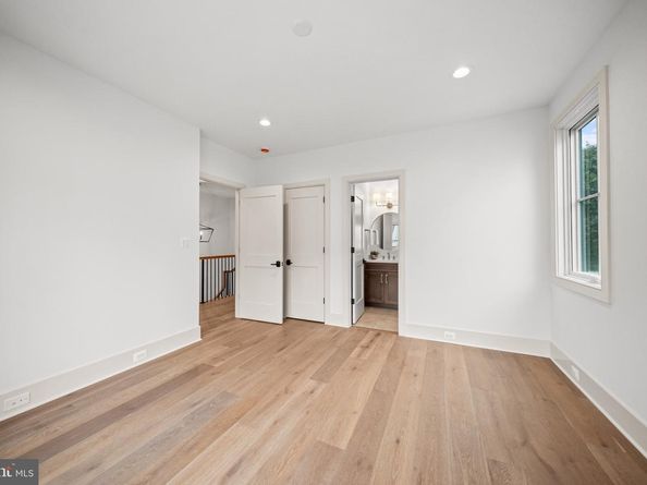 2133 N Oakland Street, Arlington VA 22207