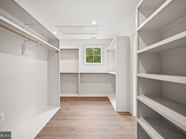 2133 N Oakland Street, Arlington VA 22207